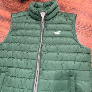 Men’s hollister puffer vest
